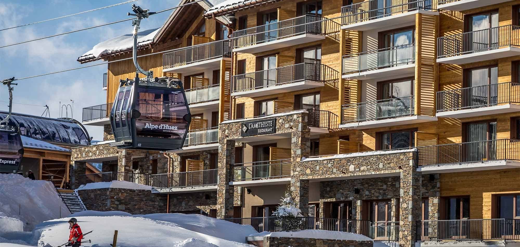 Ski-in/ski-out residence with direct access to Alpe d'Huez gondola
