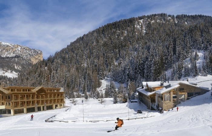 Ski-in/ski-out access with direct proximity to slopes and mountain lifts