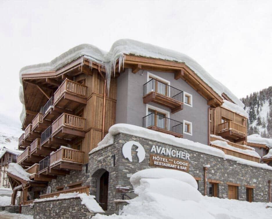 Avancher Hotel and Lodge featuring on-site restaurant and bar