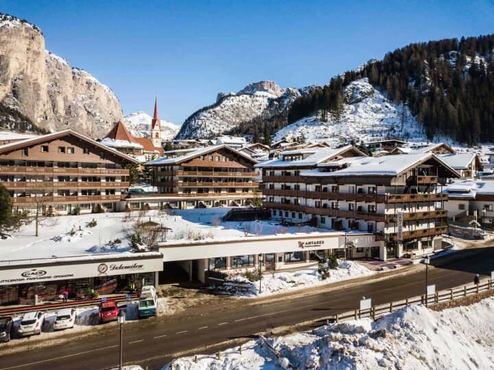 Ski resort exterior with street-level access to local shops and restaurants