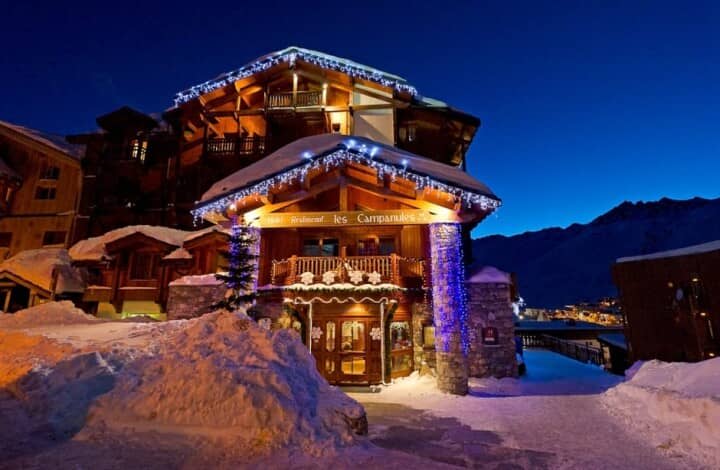 Chalet entrance at Les Campanules with ski-in access and mountain views