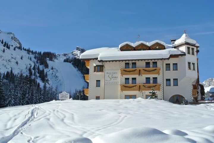 Mountain lodge with private balconies and immediate ski access