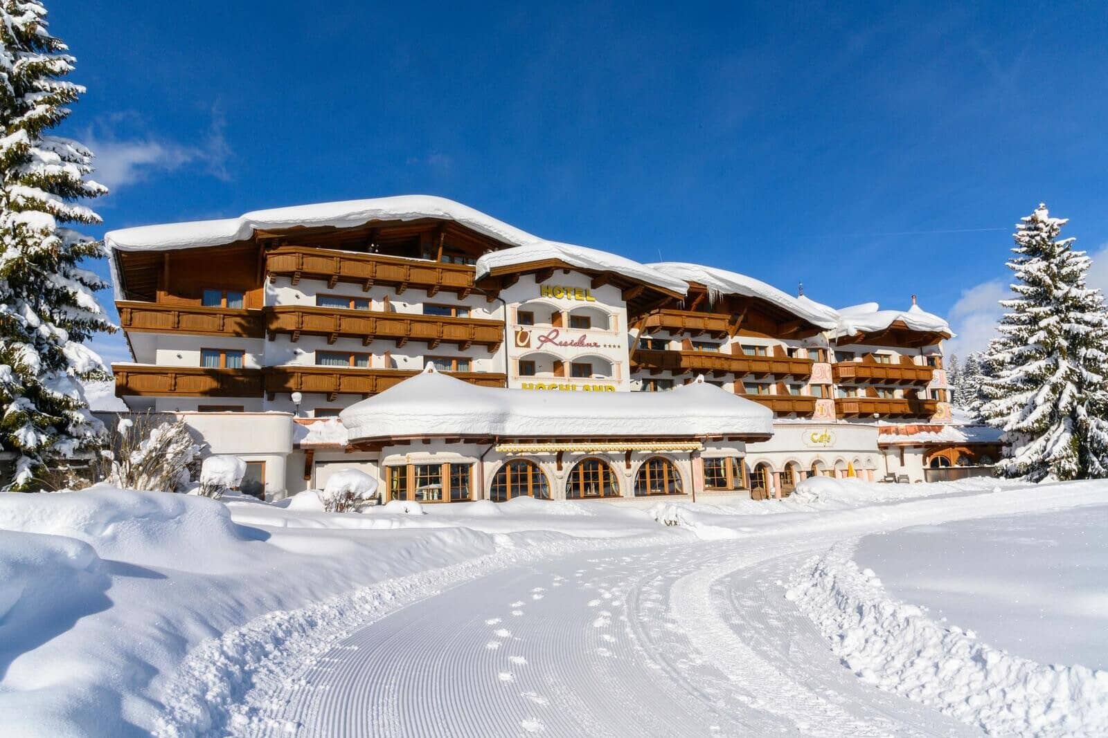 Ski-in/ski-out chalet with private balconies and on-site cafe
