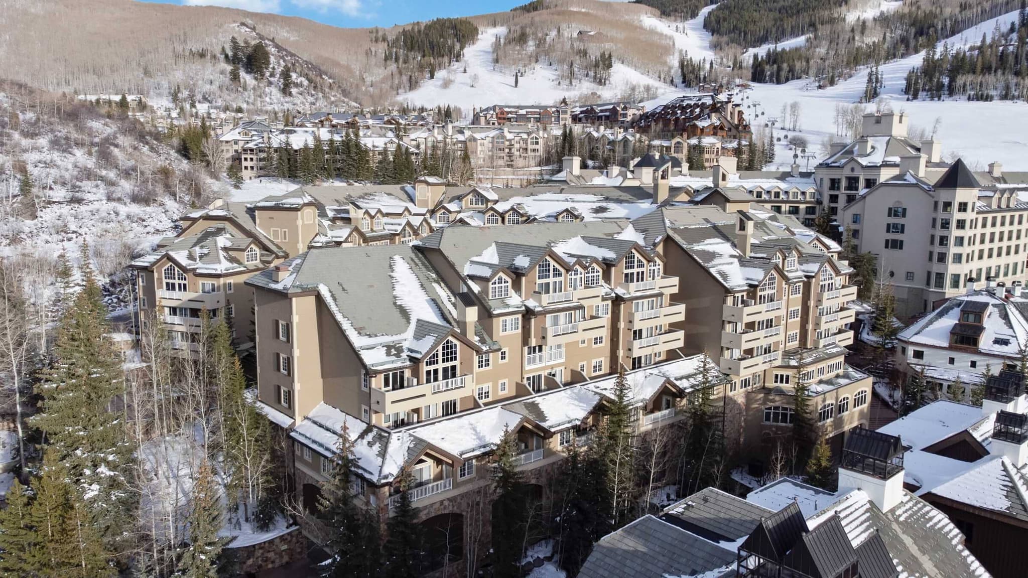 Ski-in/ski-out resort complex with direct access to Beaver Creek slopes