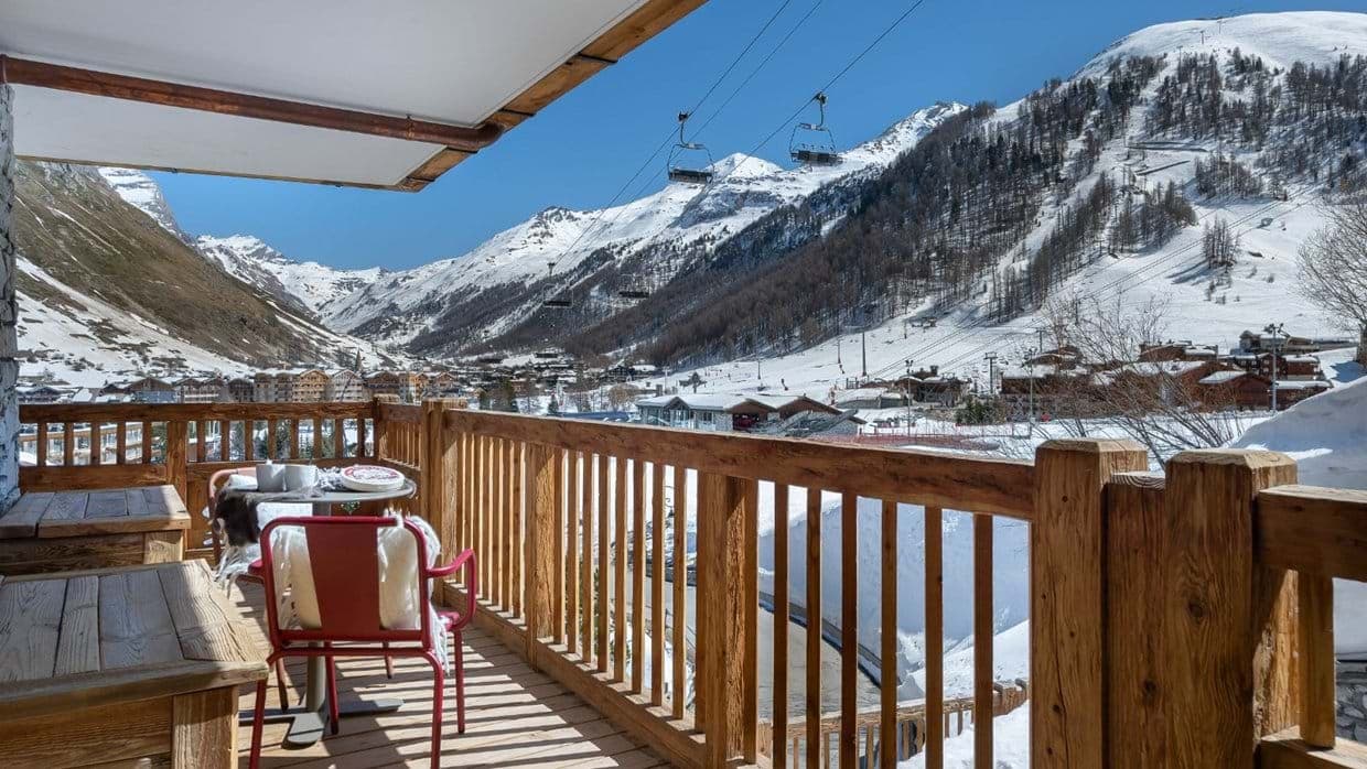 Private balcony with seating; overlooks ski slopes and nearby chairlifts