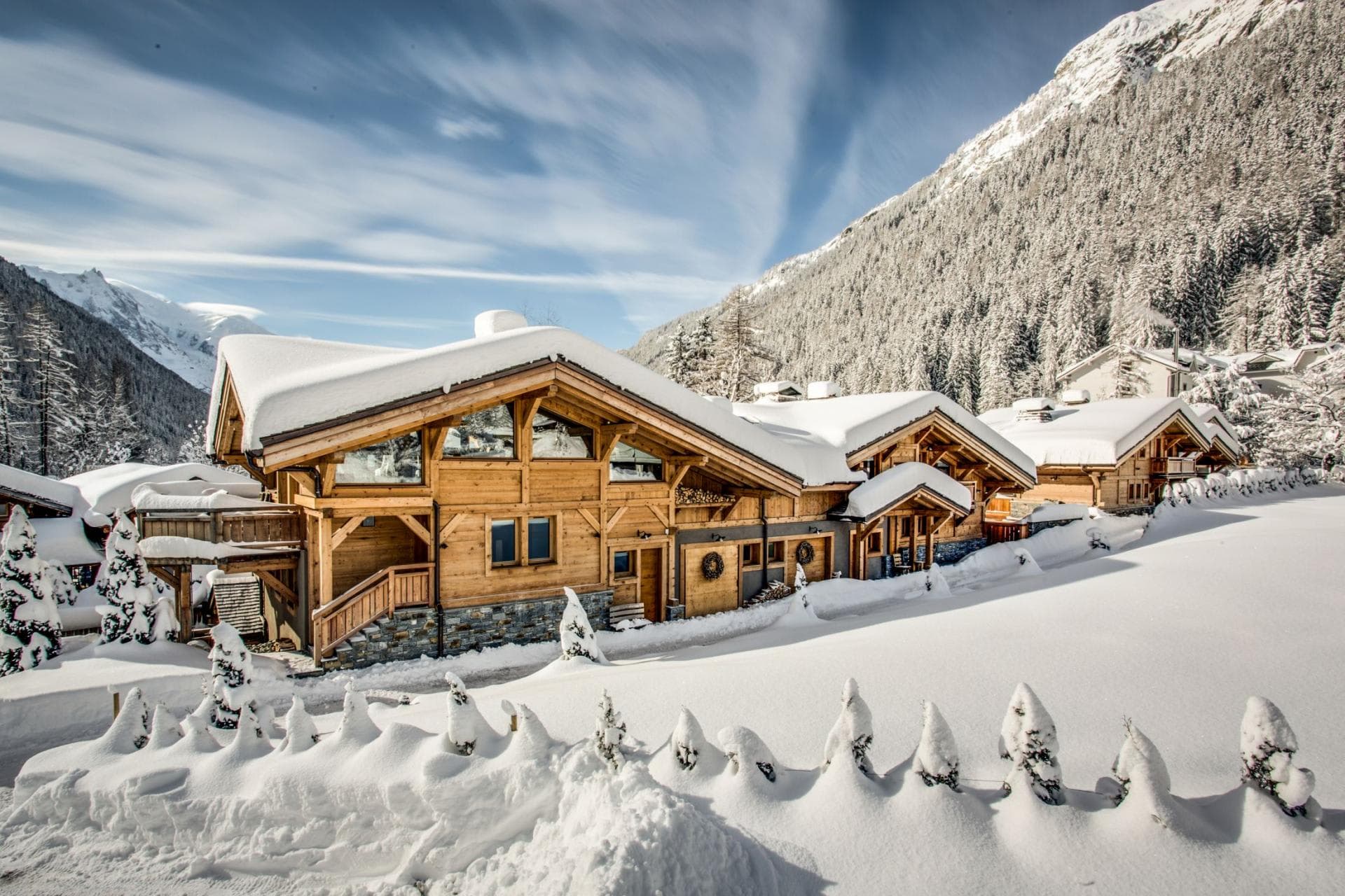 Ski-in/ski-out chalet with private balcony and valley mountain views