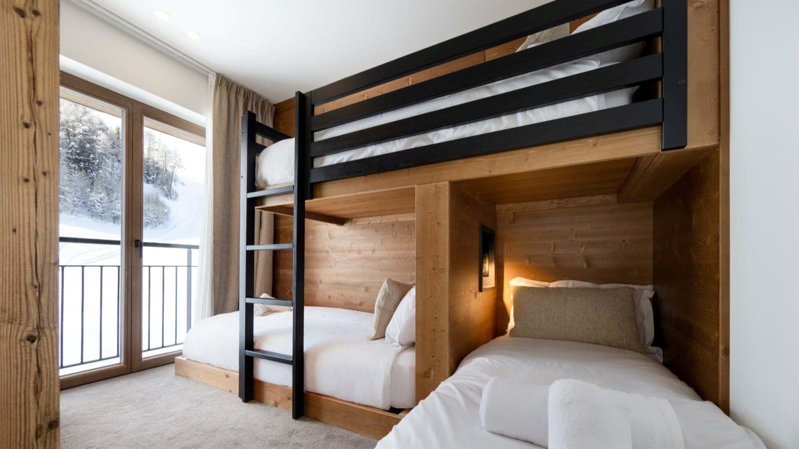 Luxury-ski-chalet-Makalu, Bellecote, Eiger, Monta Rosa -oxford-ski Bunkroom (2).jpg