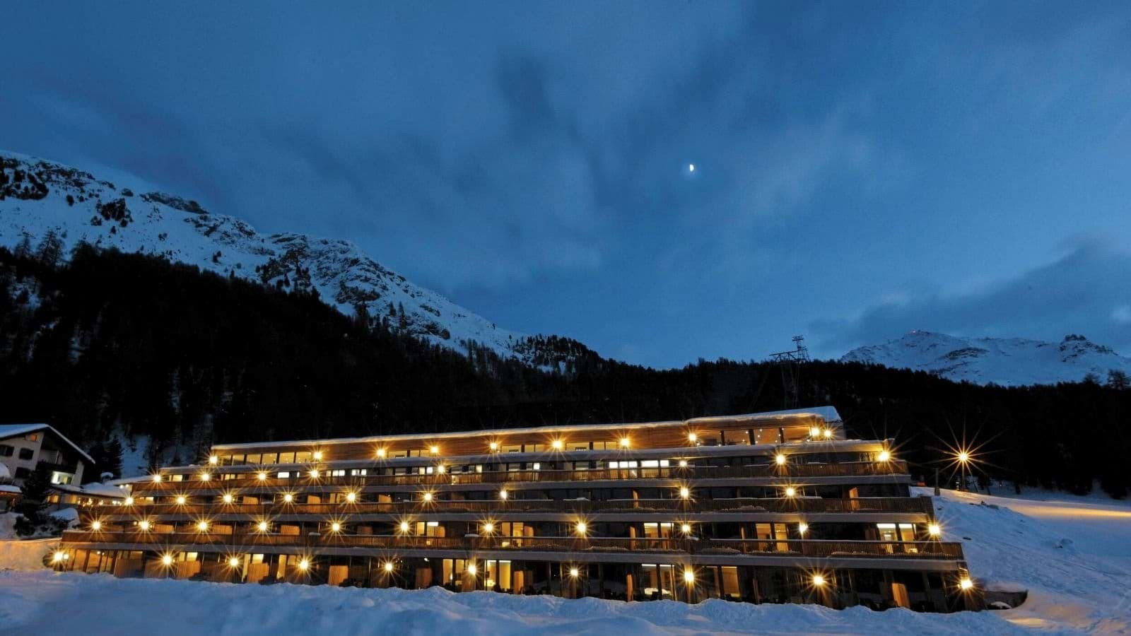 Luxury-Ski-Chalet-Via-dal-Corvatsch-Nira-Alpina-Oxford-Ski-Sauna.jpg