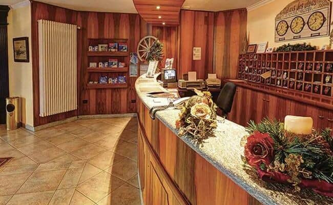 Reception desk with 24-hour staffing and local area brochures