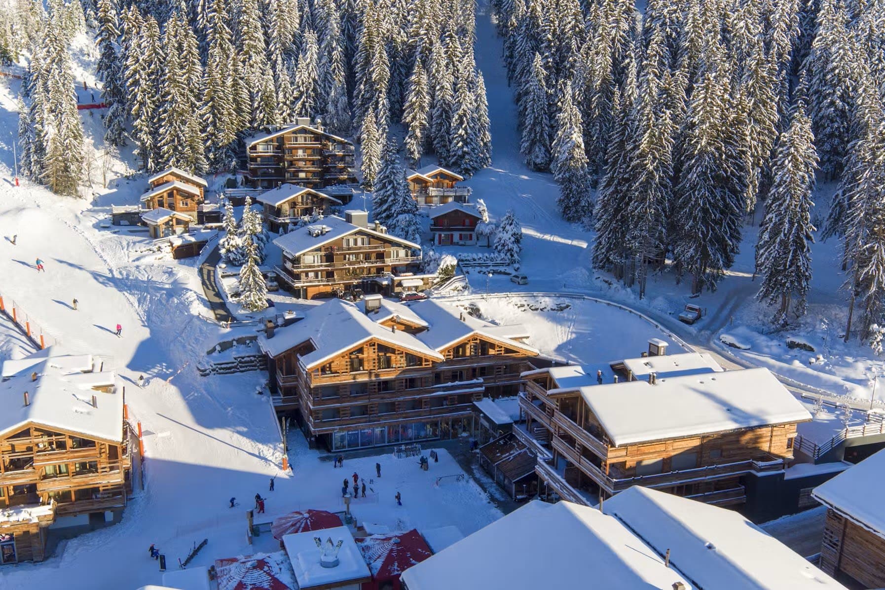 Ski-in, ski-out chalet complex located directly on the groomed mountain slopes