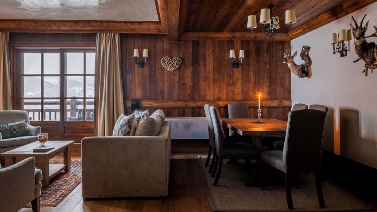 Open-plan dining and living area with seating for 6 and mountain views