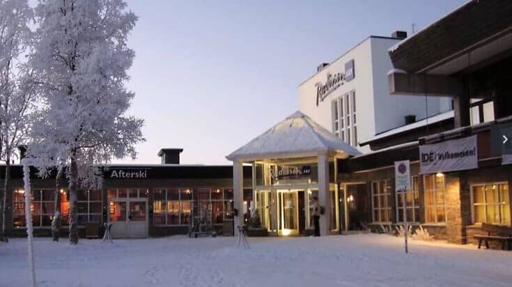 Radisson Blu exterior with on-site Afterski bar and restaurant