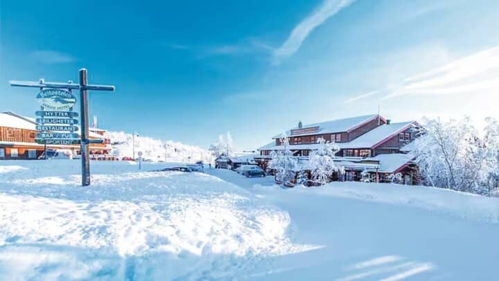 Ski-in access to Beitostølen resort with village shops and dining nearby