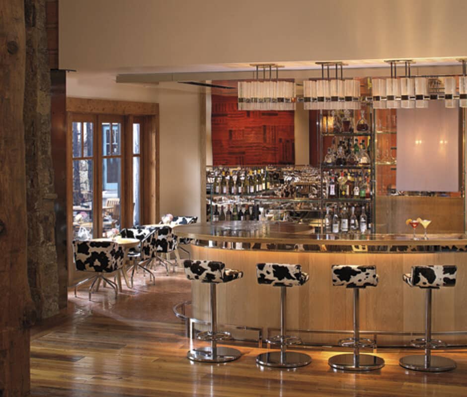 Lower level wet bar with seating for 4 and cocktail lounge