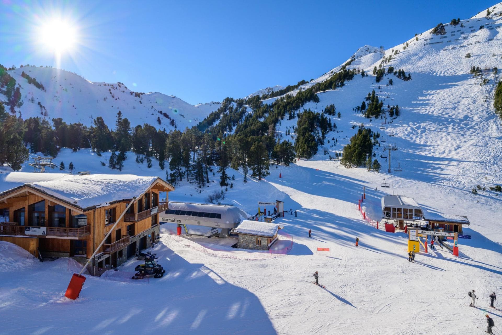 Ski-in, ski-out access via Marmottes lift and adjacent groomed runs