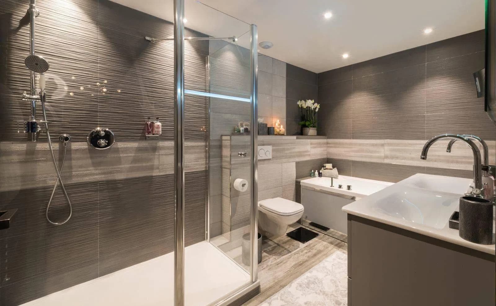 Bathroom with a walk-in shower and separate bathtub