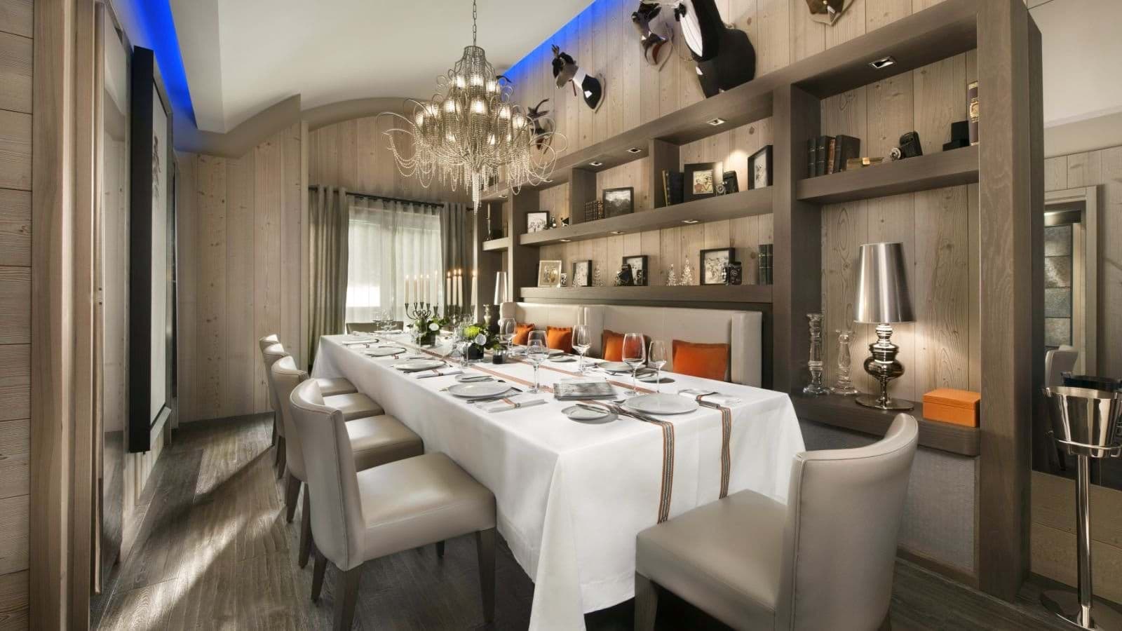 Dining room with seating for 10 and built-in banquette