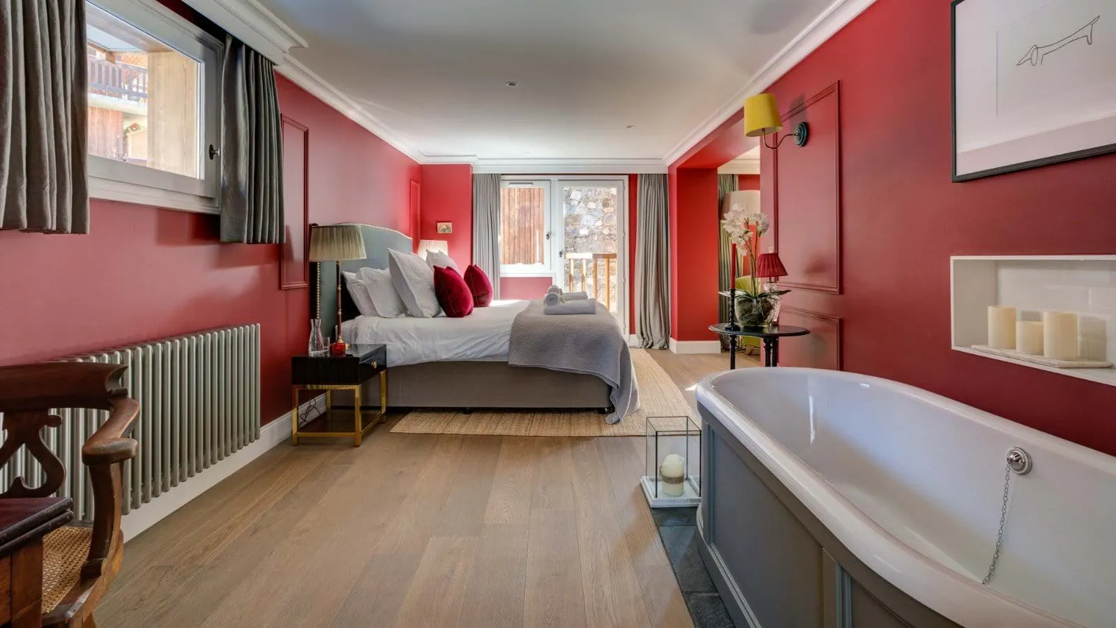 Bedroom with king bed and in-room soaking tub