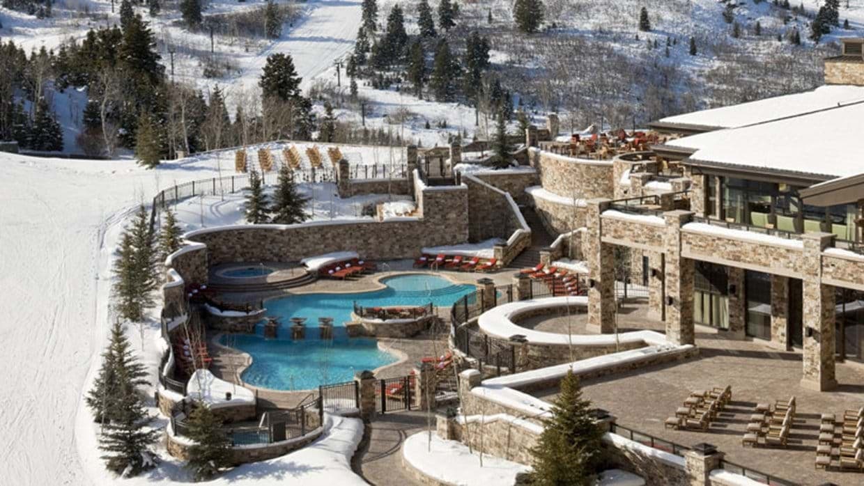 Heated outdoor pools and hot tubs with direct ski slope access
