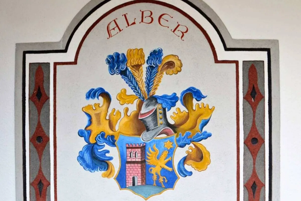 Decorative crest inside the chalet