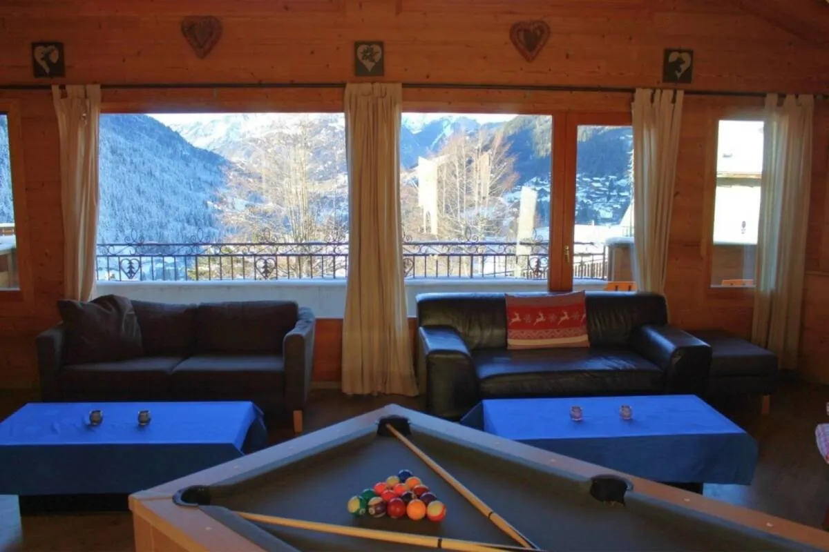 Pool and table tennis tables in the shared lounge