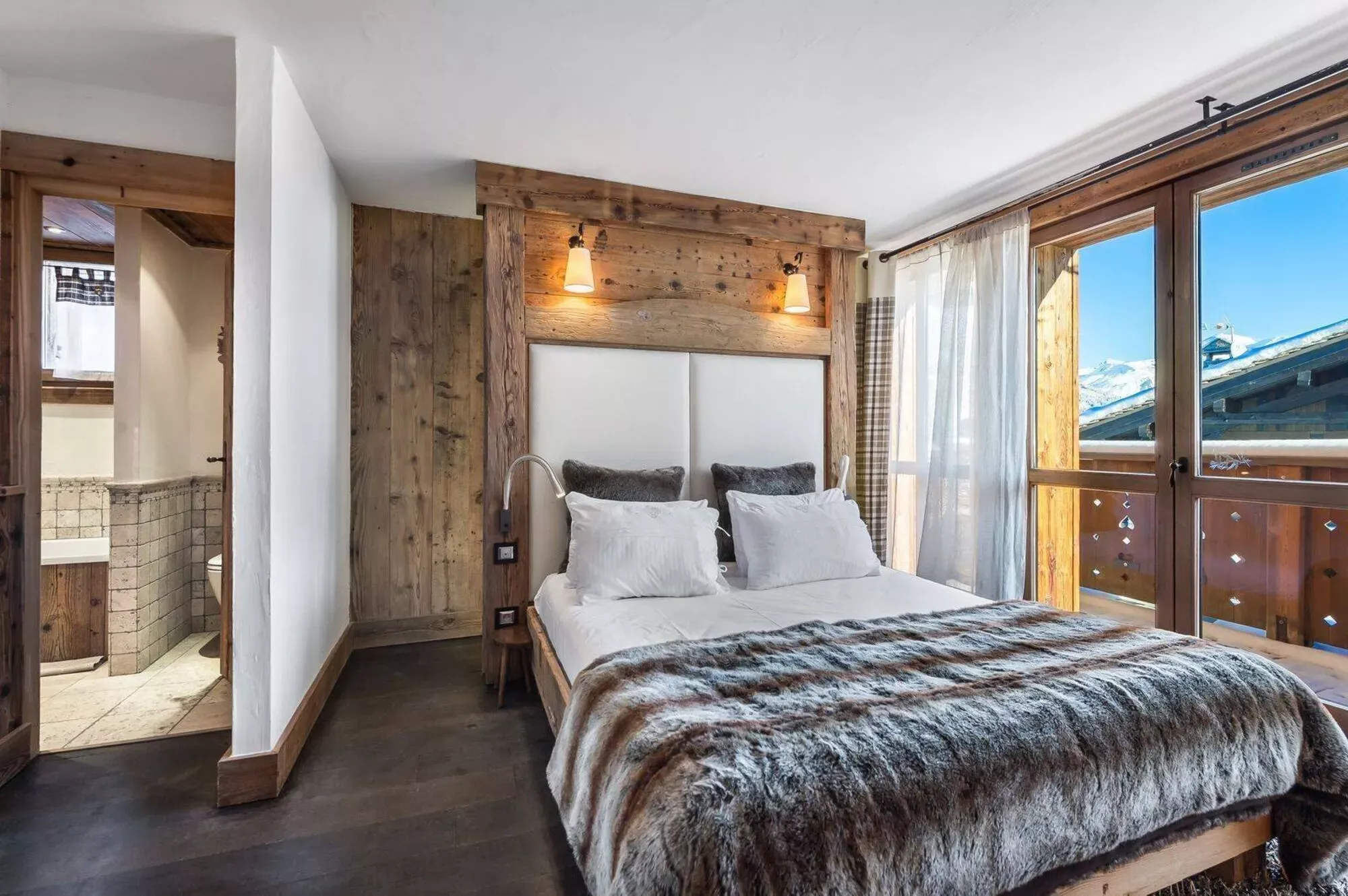 Five En-Suite Bedrooms