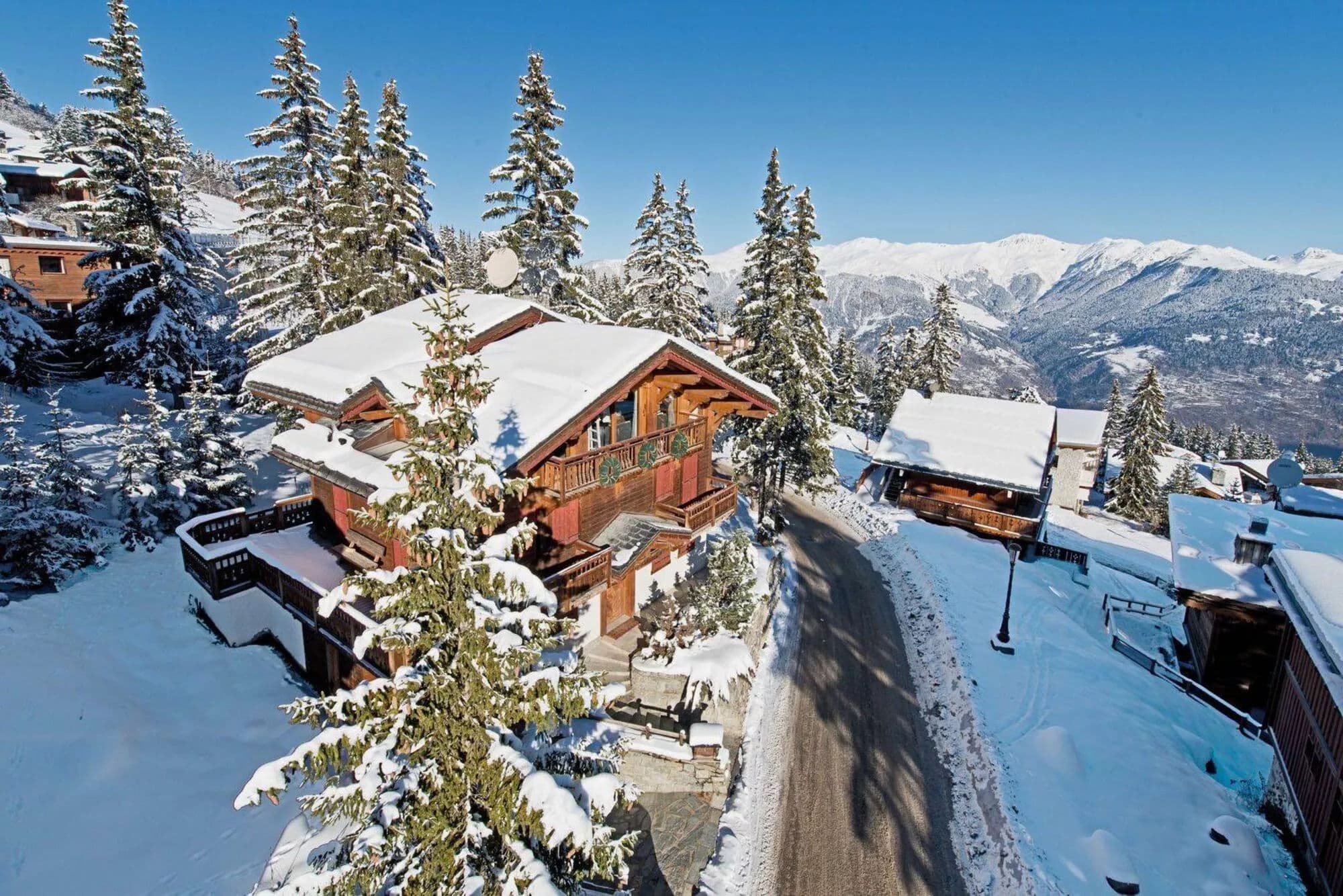 Panoramic Mountain Views