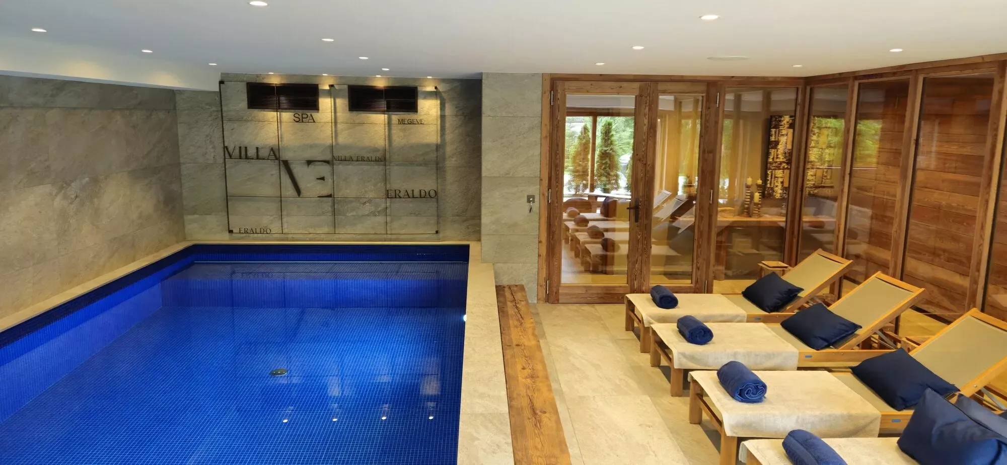 Private pool and sauna