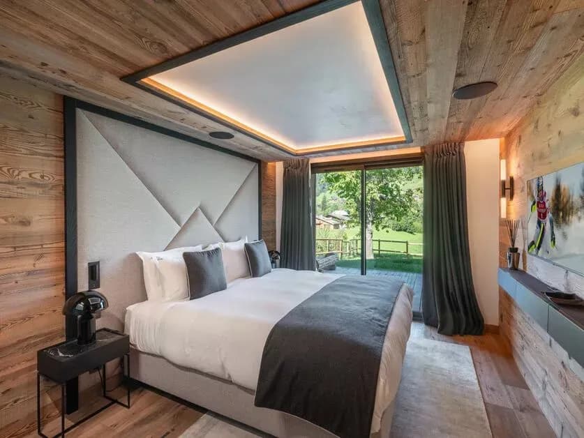 Six en-suite bedrooms