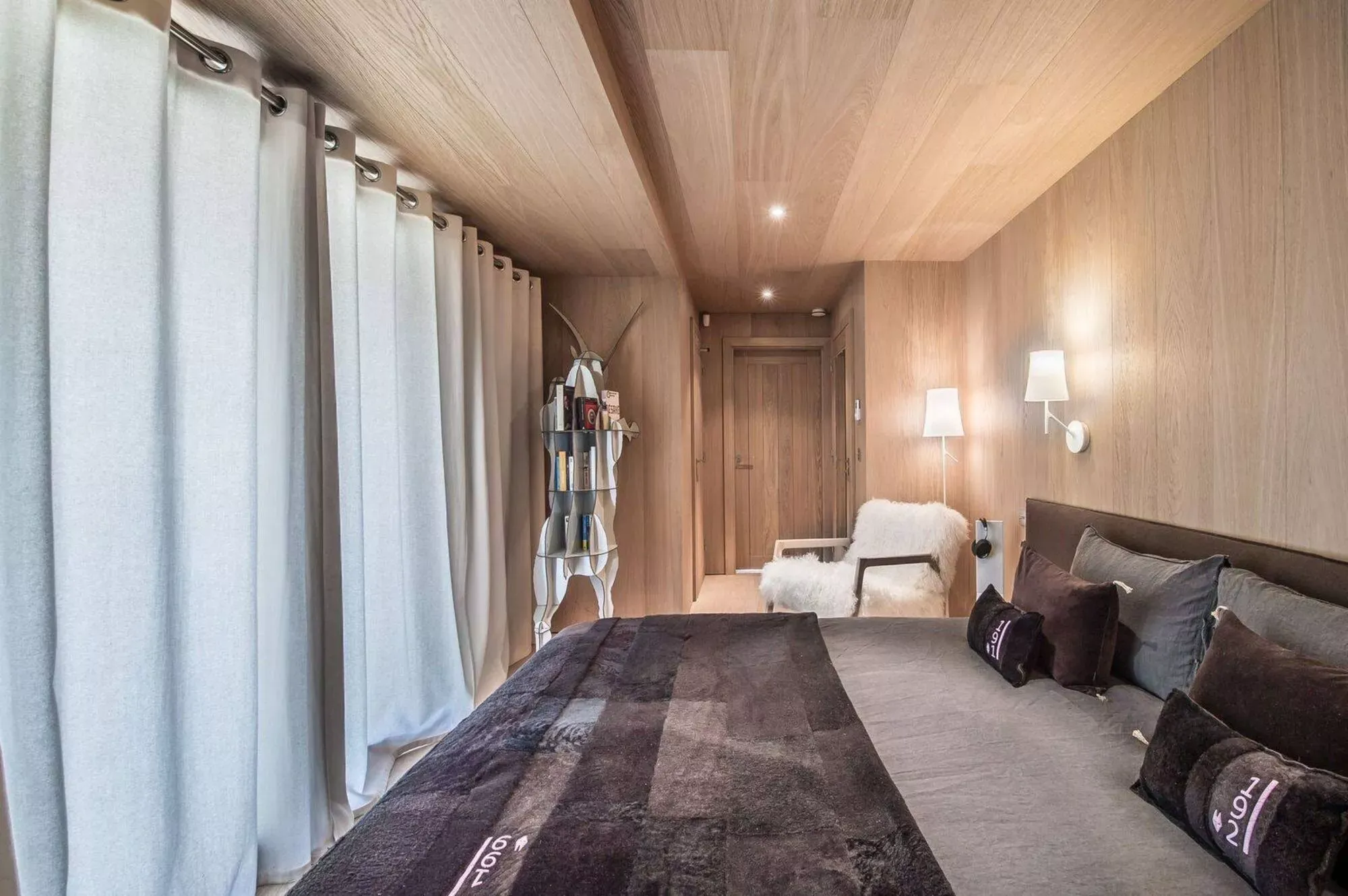 Double bedroom with terrace
