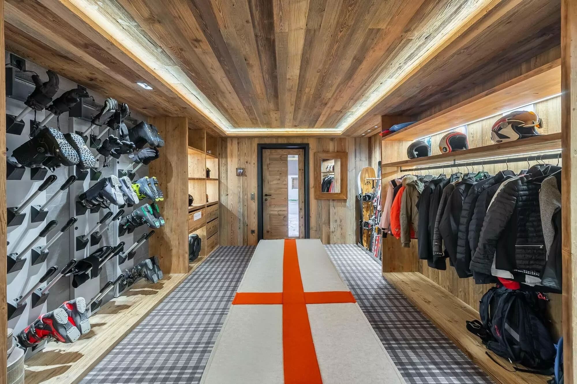 Heated ski room