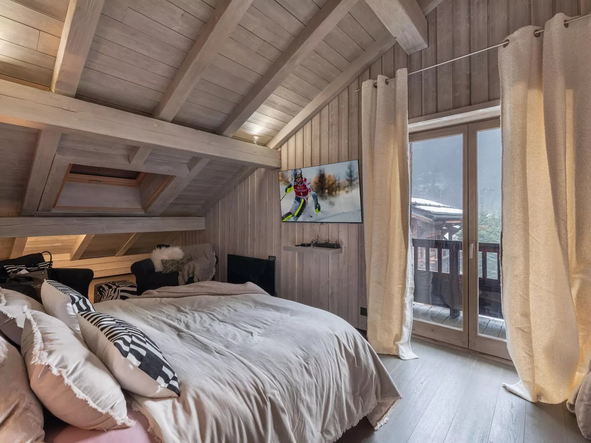 Six en-suite double rooms