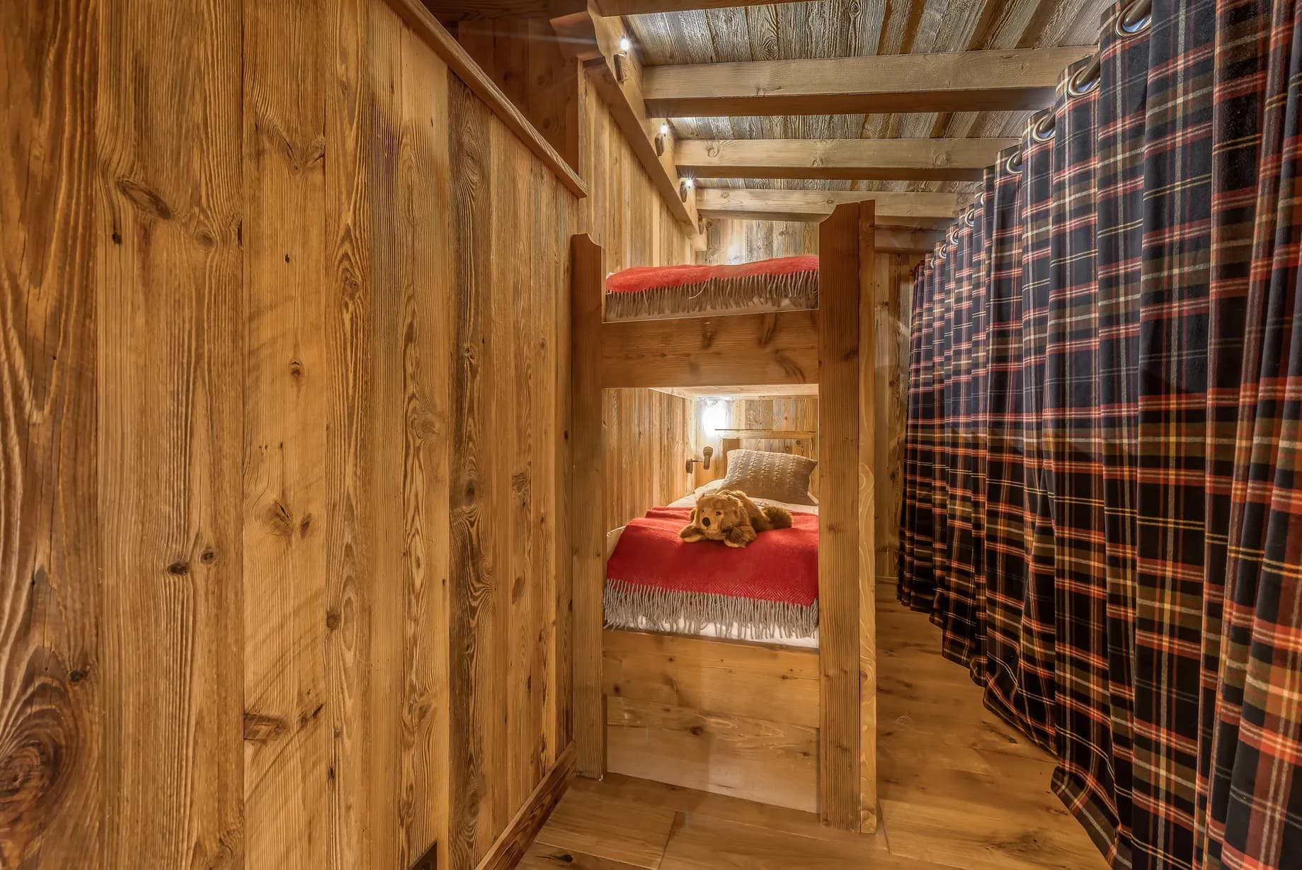 Flexible sleeping for nine