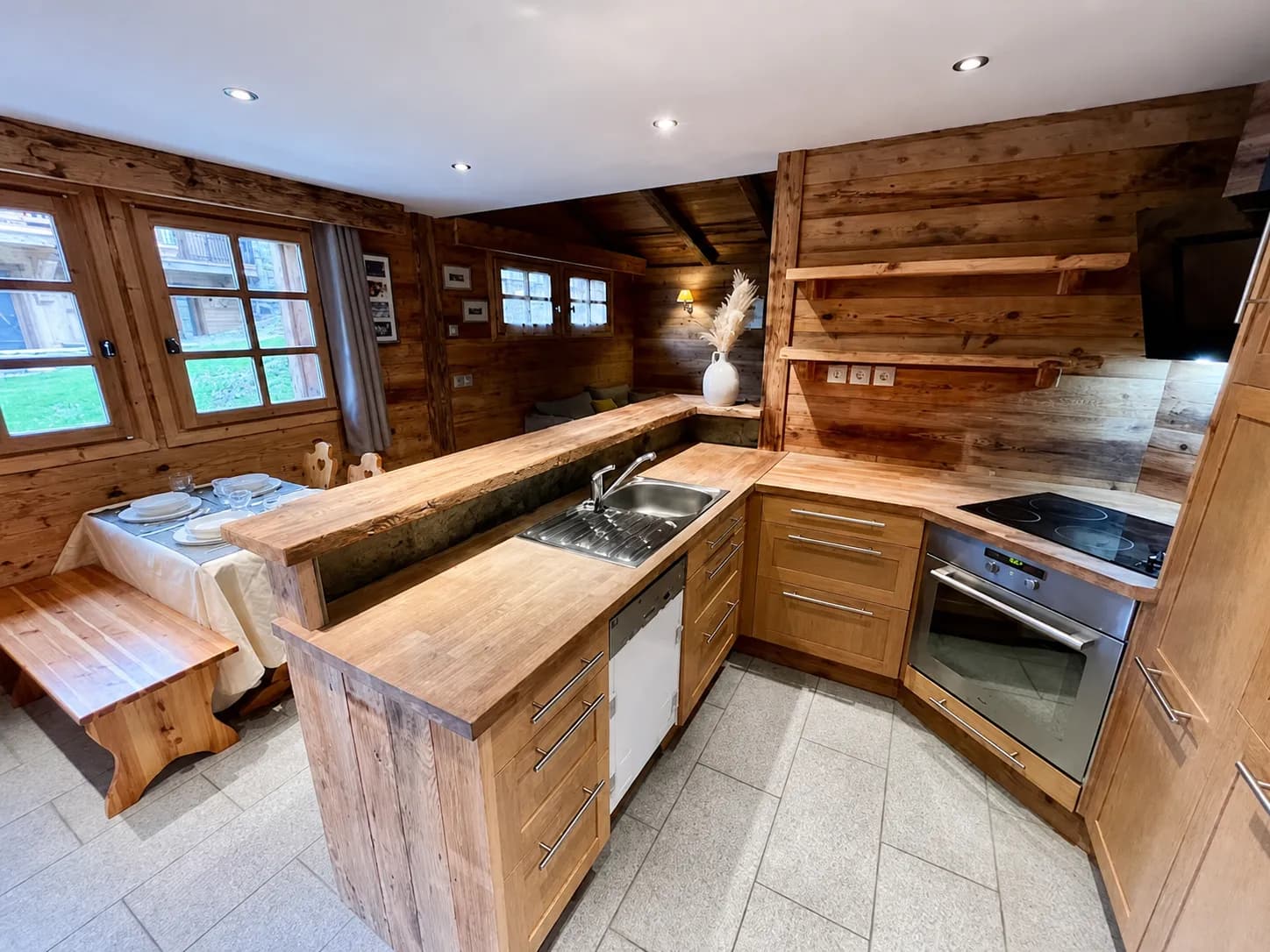 Kitchen with oven,hob and worktop