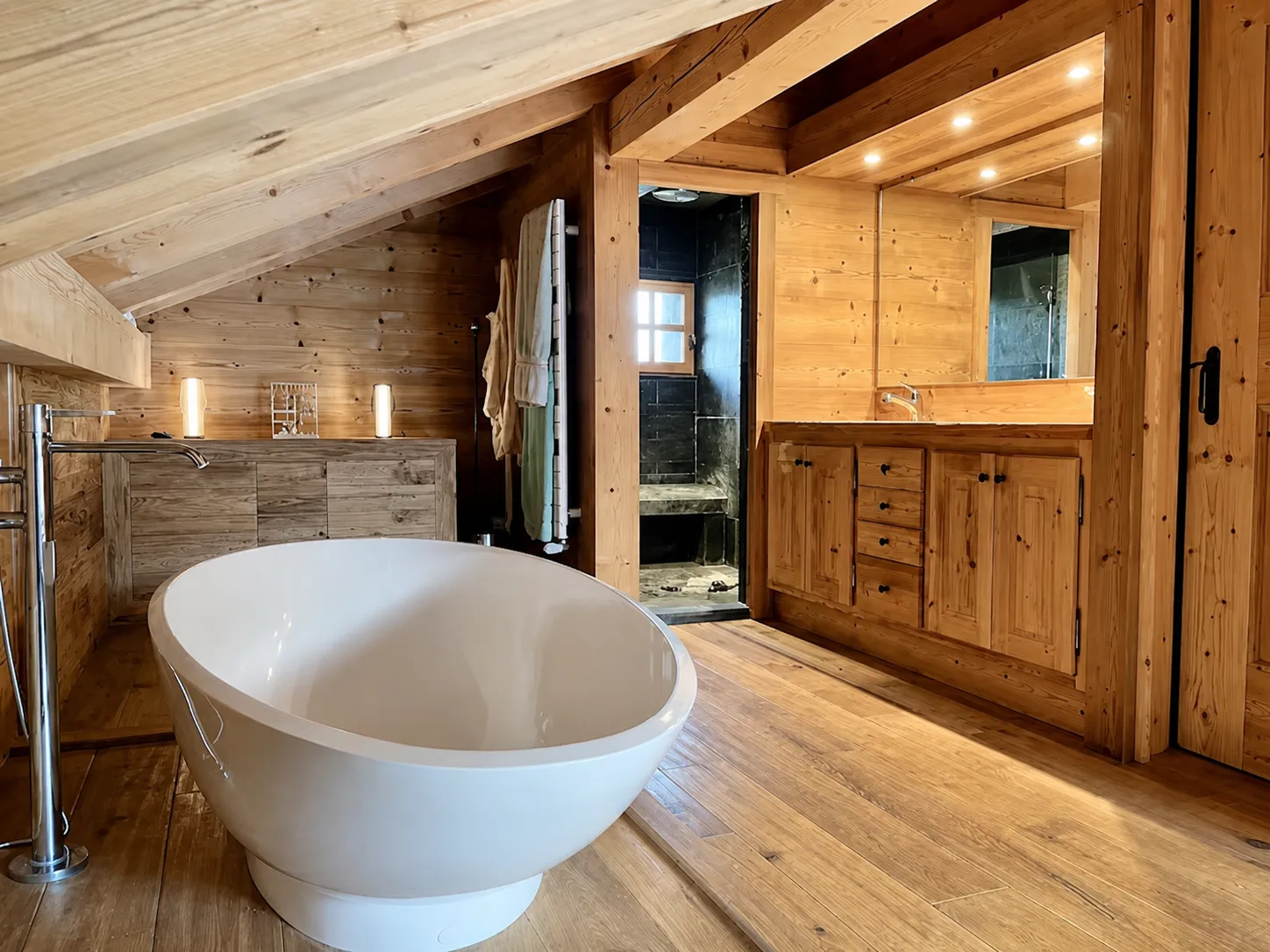 Bathroom with bathtub and vanity