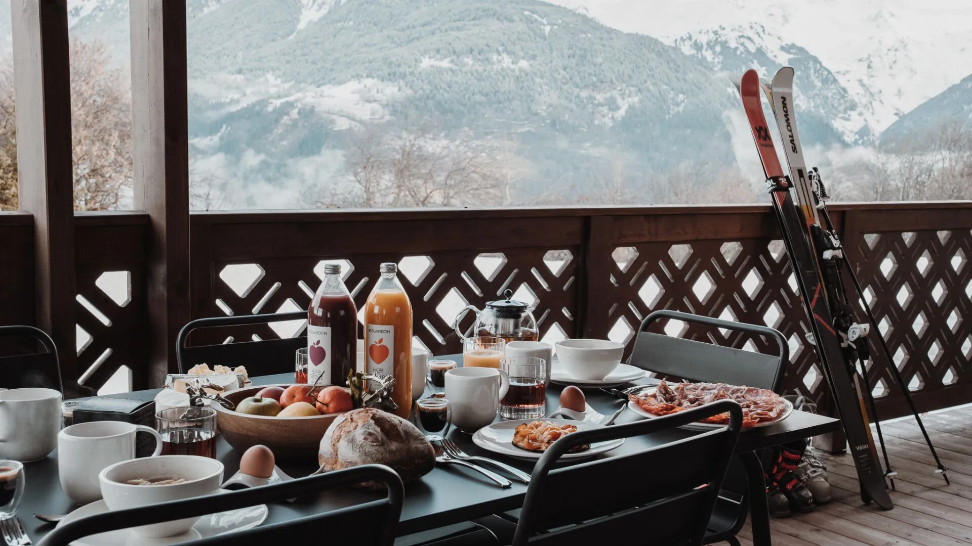 Balcony dining table with mountain views