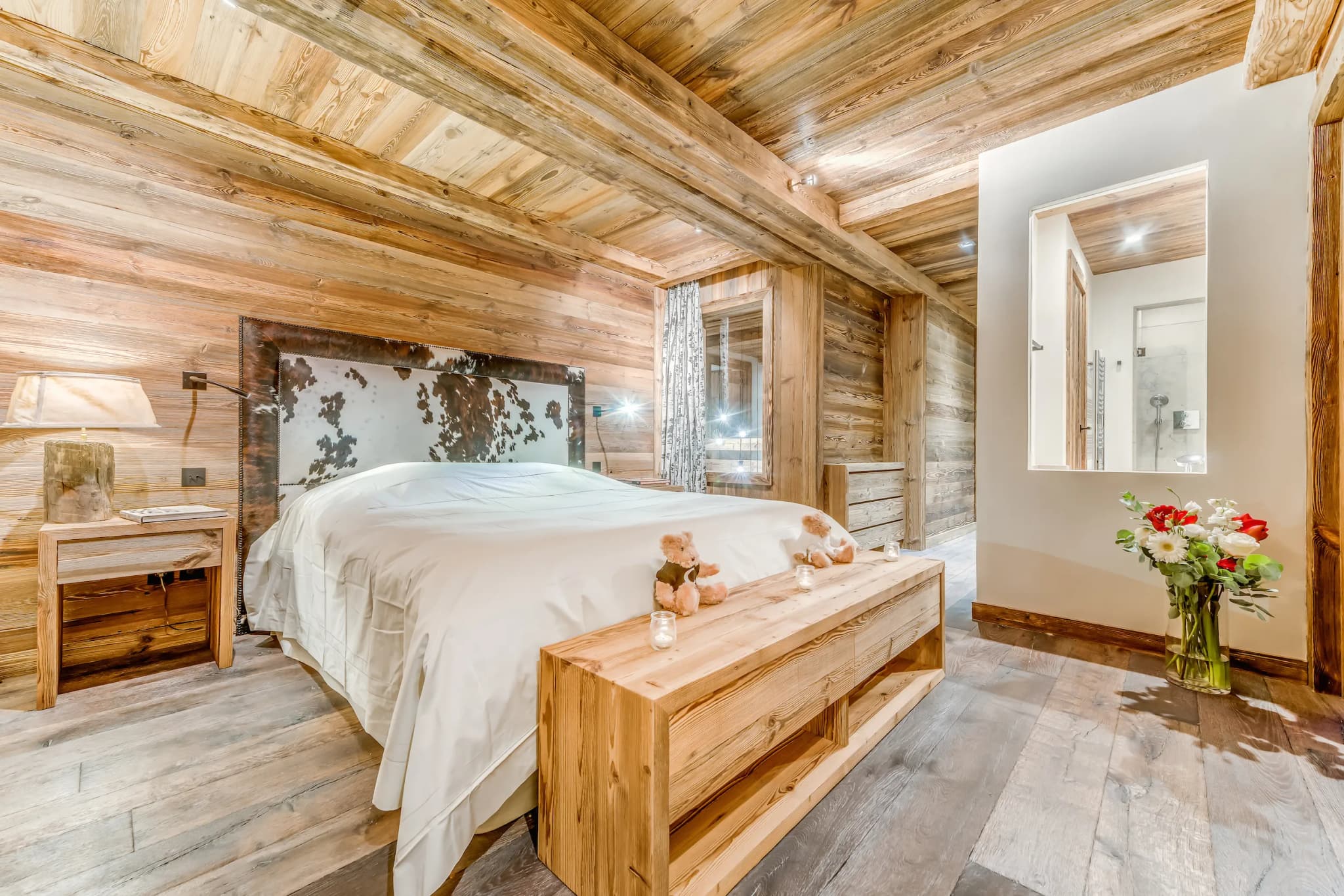 Double bedroom with fitted storage
