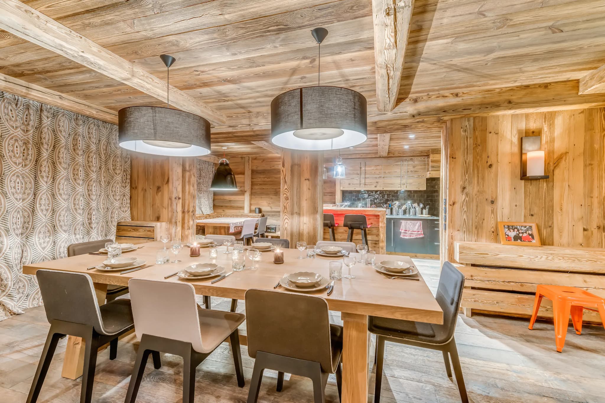 Dining table and breakfast seating