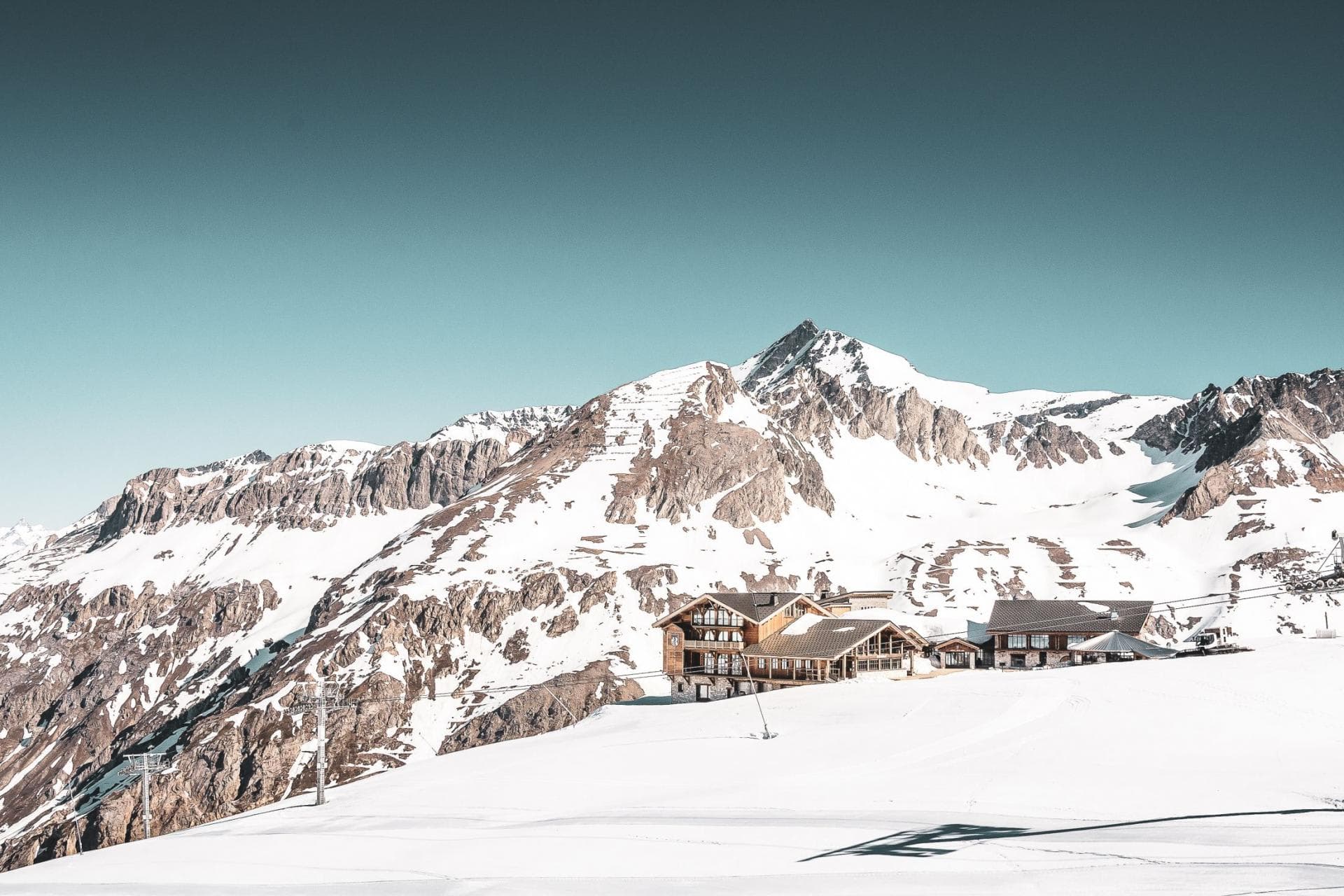 Ski-in/ski-out chalet with direct lift access and mountain views