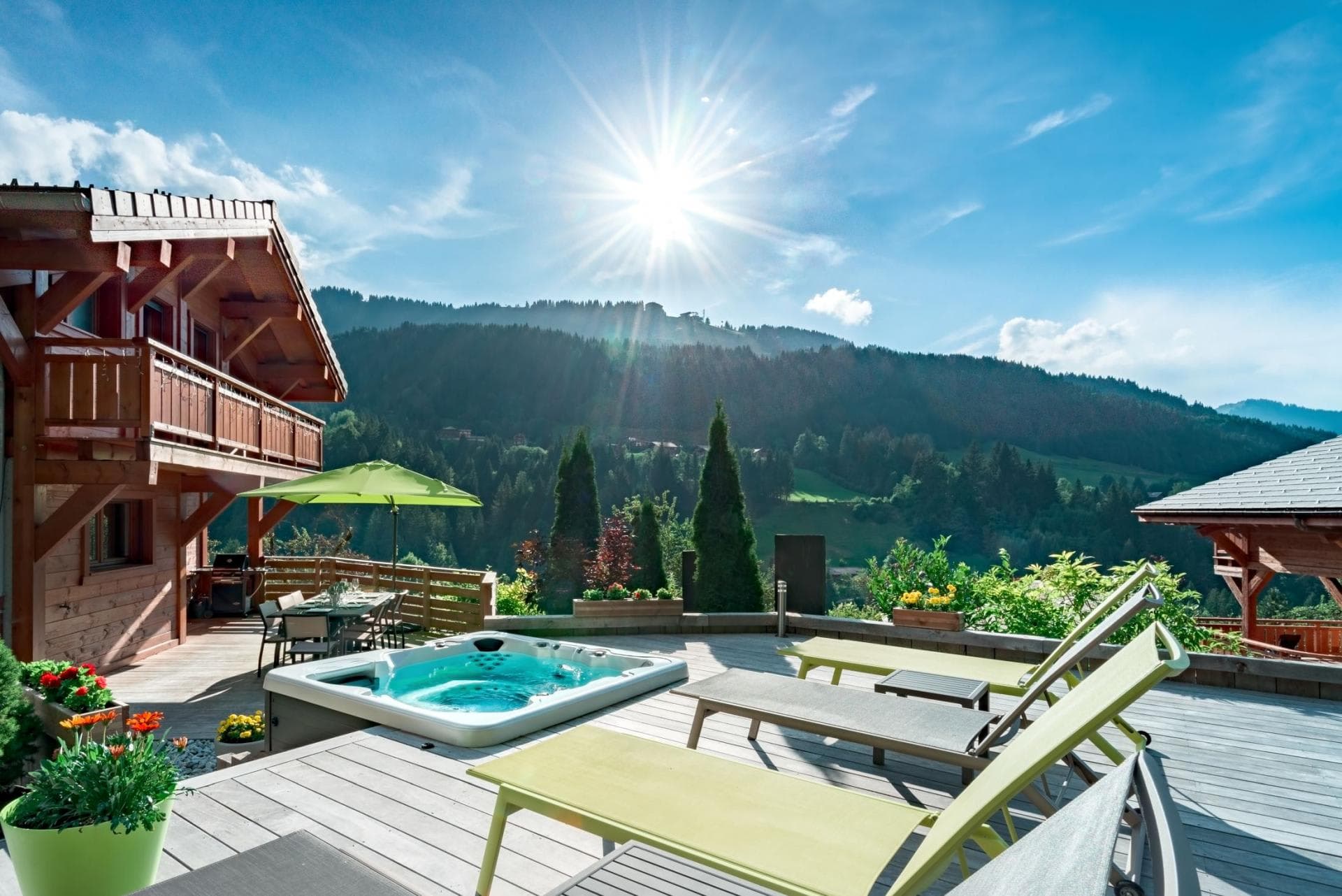Deck, garden and hot tub