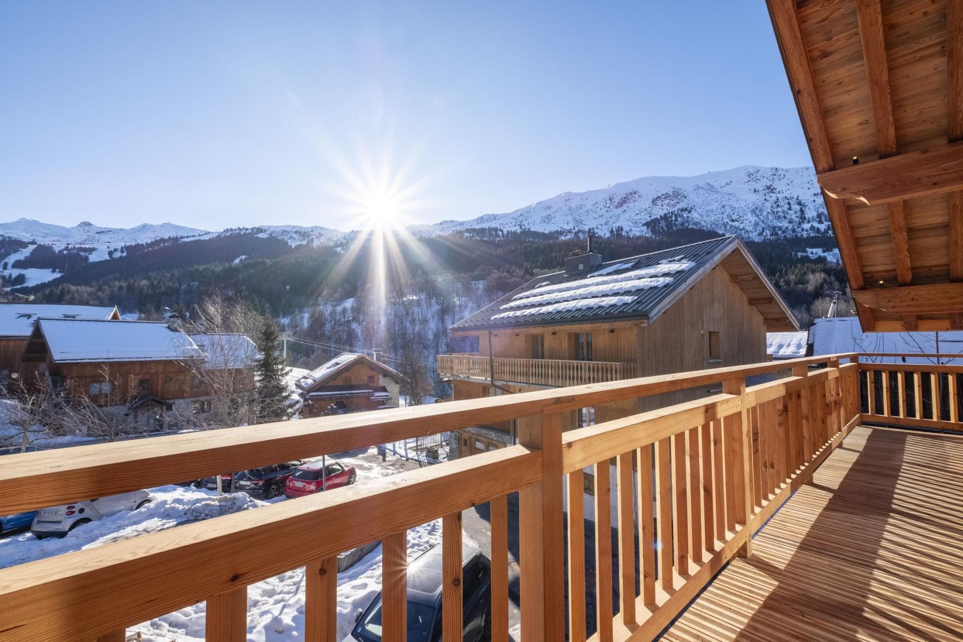 Private balcony with mountain views and south-facing exposure