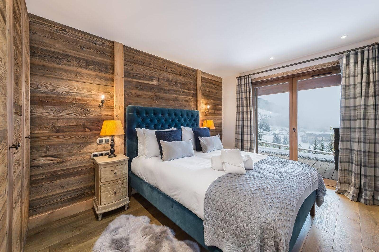 Five en-suite bedrooms