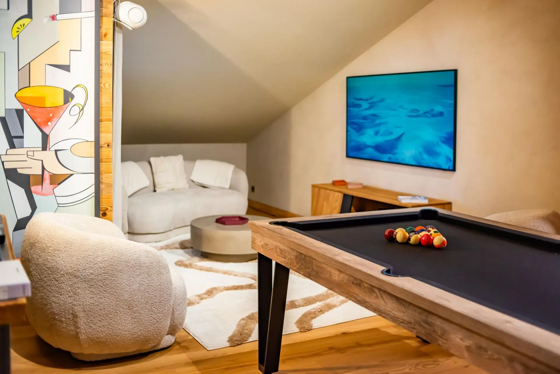 Dedicated games and cinema room