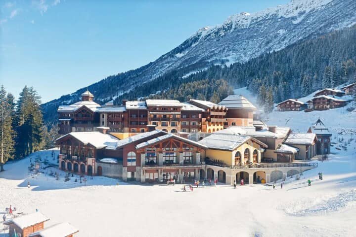 Ski-in, ski-out resort with direct access to alpine slopes