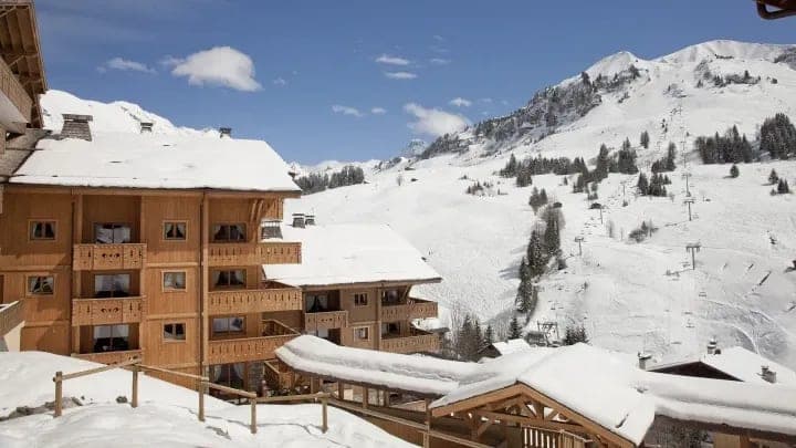 Ski-in/ski-out chalet with direct access to chairlifts and mountain trails